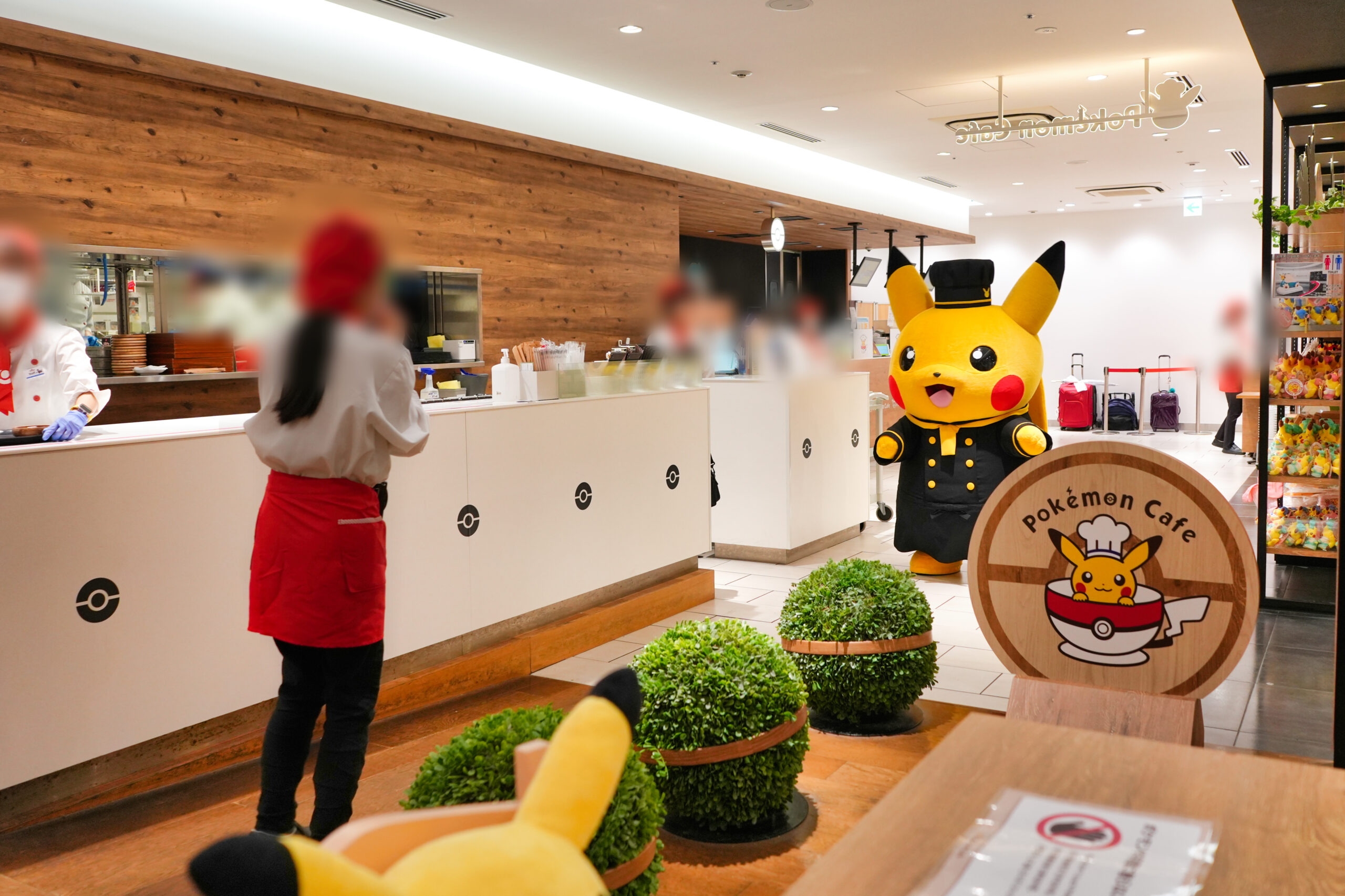 ポケモンカフェ東京日本橋・ピカチュウ登場！