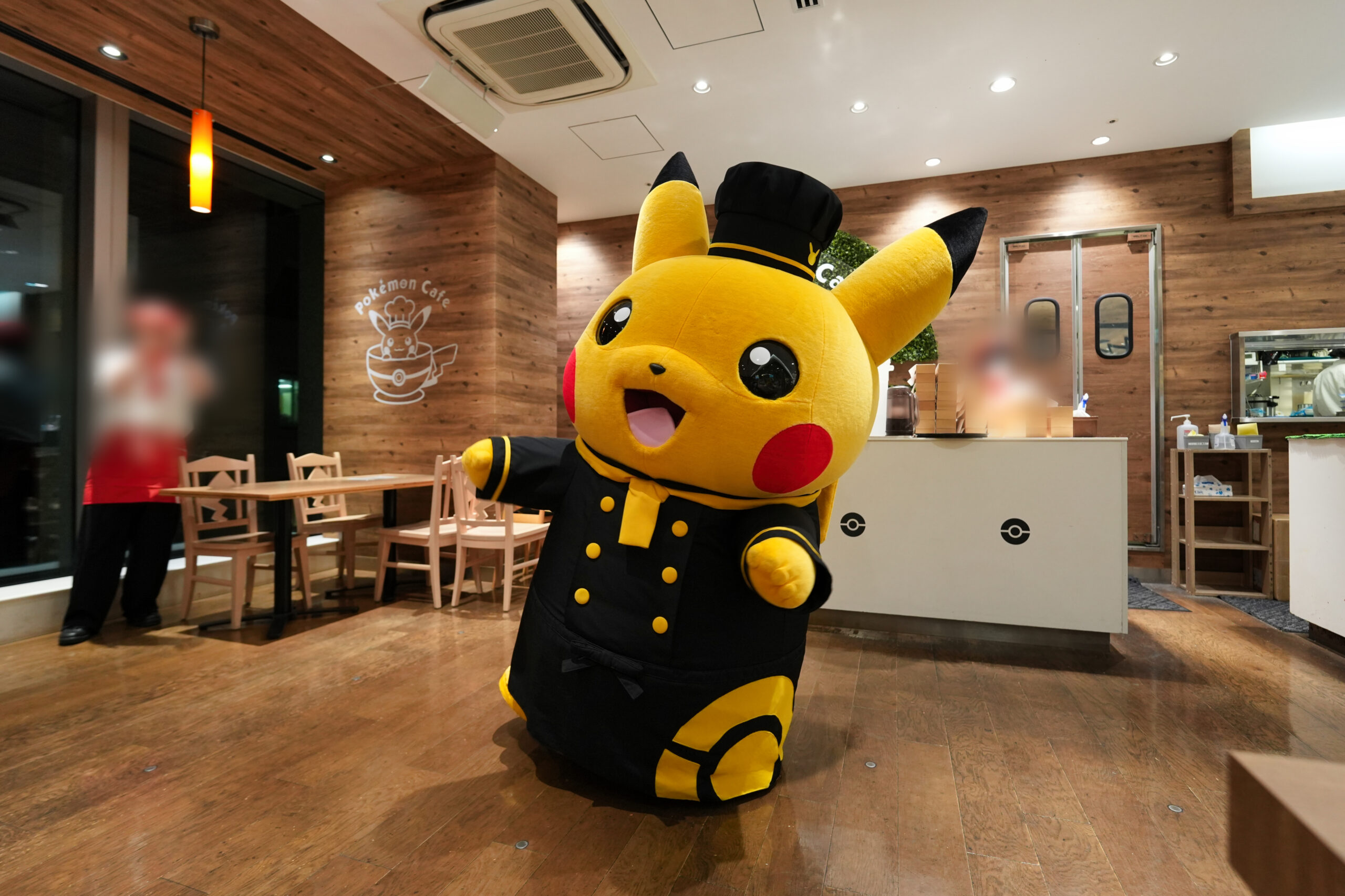 ポケモンカフェ東京日本橋・ピカチュウと一緒にダンス